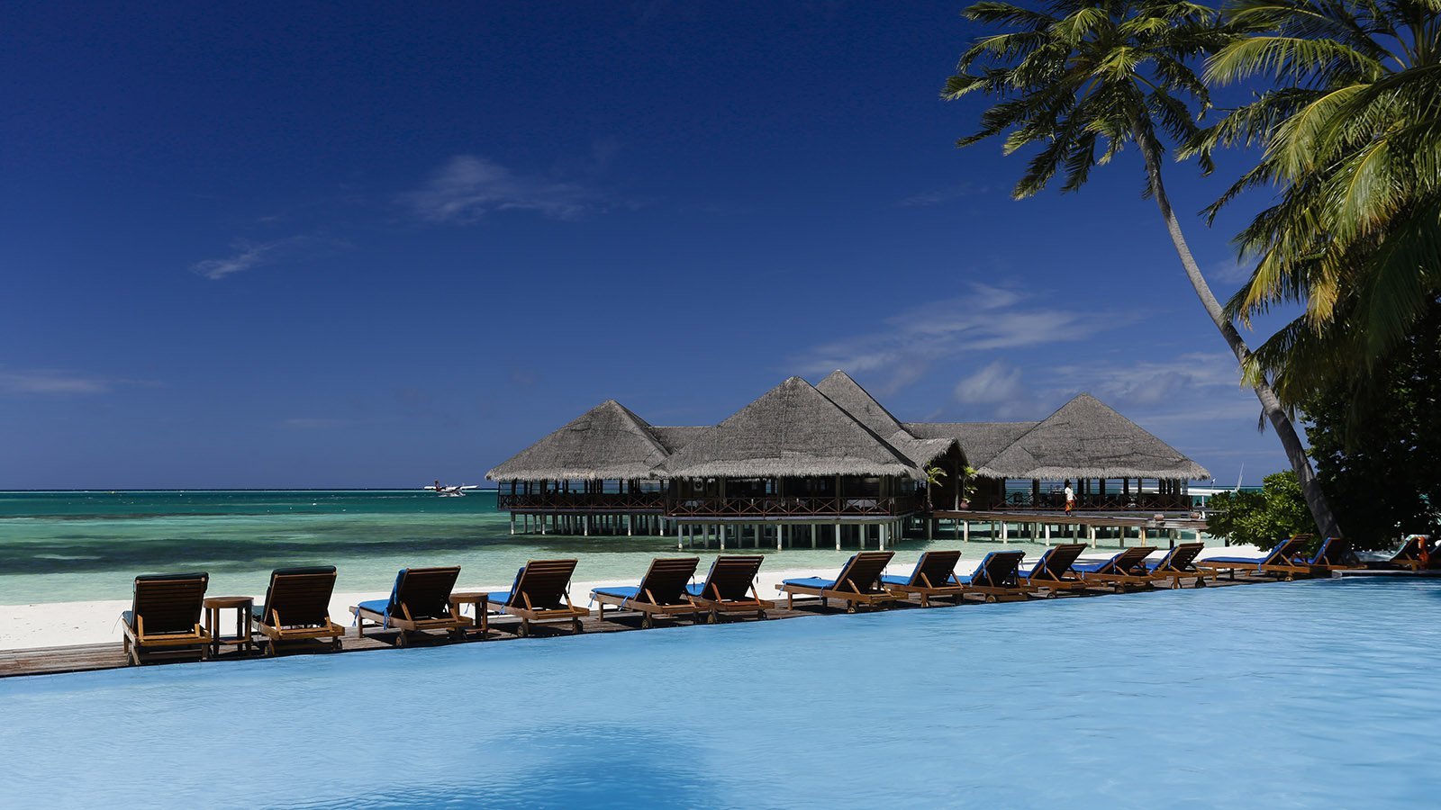 Medhufushi Island Resort - Trans Maldivian Airways